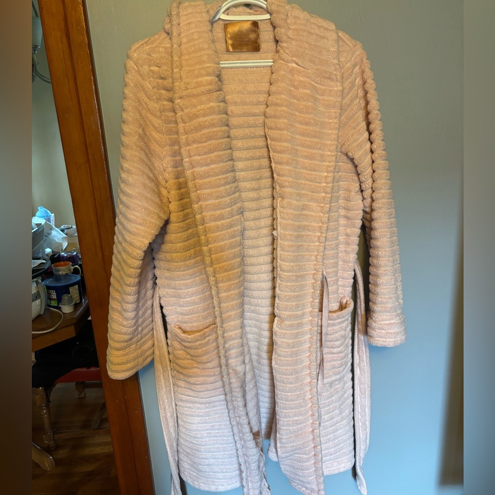 Denver Hayes Pink Hooded Robe